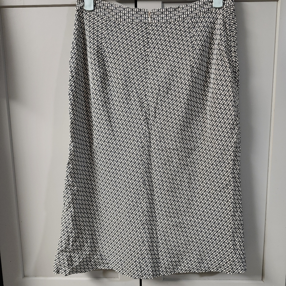 Banana Republic Geometric print 100% silk skirt Sz 4 - Picture 3 of 5